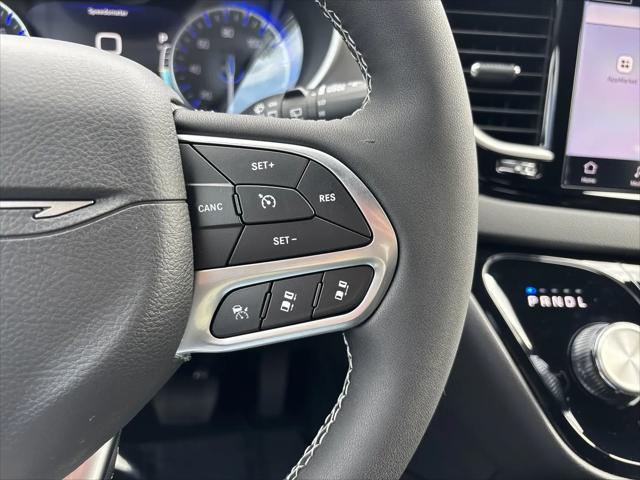 2027 Chrysler Pacifica LX
