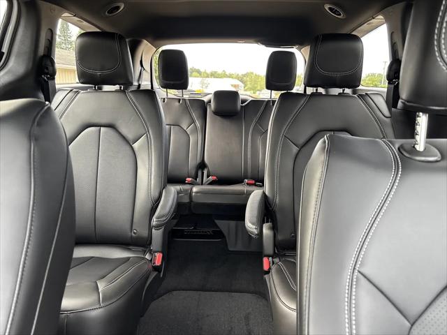 2027 Chrysler Pacifica LX