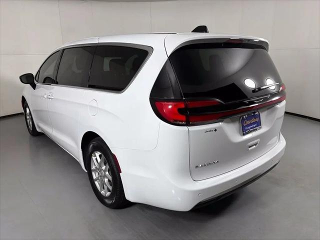 2027 Chrysler Pacifica LX