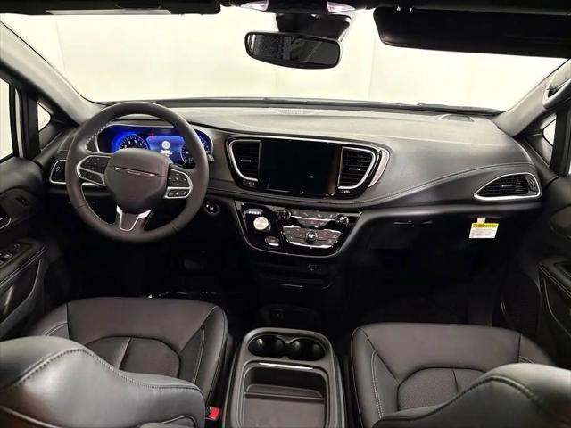 2027 Chrysler Pacifica LX