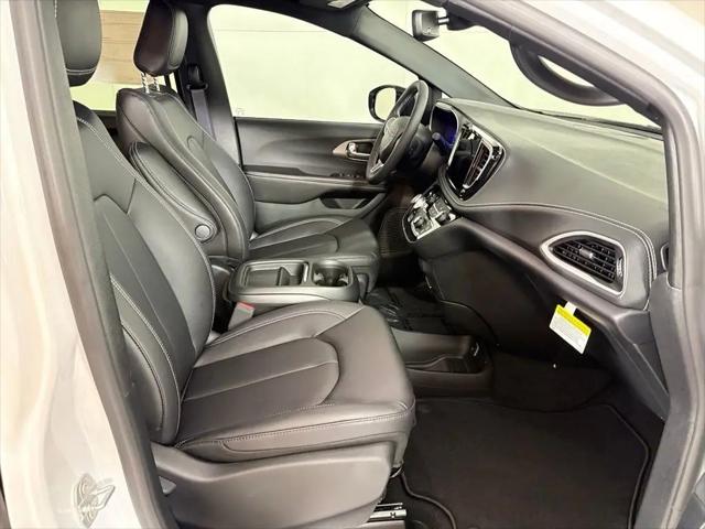 2027 Chrysler Pacifica LX
