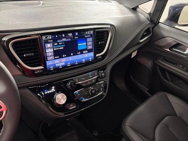 2027 Chrysler Pacifica LX