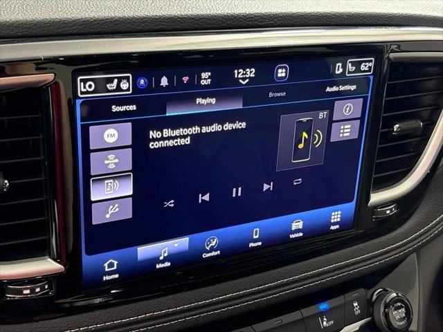 2027 Chrysler Pacifica Select
