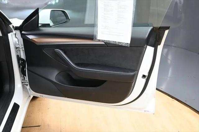 2021 Tesla Model 3 Standard Range Plus Rear-Wheel Drive