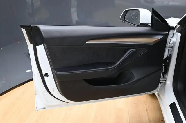 2021 Tesla Model 3 Standard Range Plus Rear-Wheel Drive
