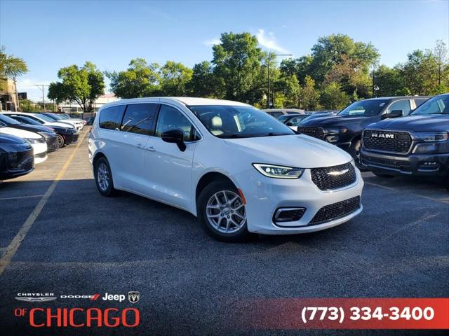 2024 Chrysler Pacifica Touring L for sale in Chicago, IL