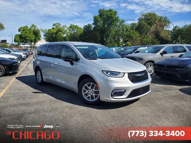2024 Chrysler Pacifica Touring L for sale in Chicago, IL