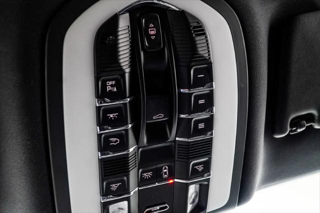 2023 Porsche Macan T
