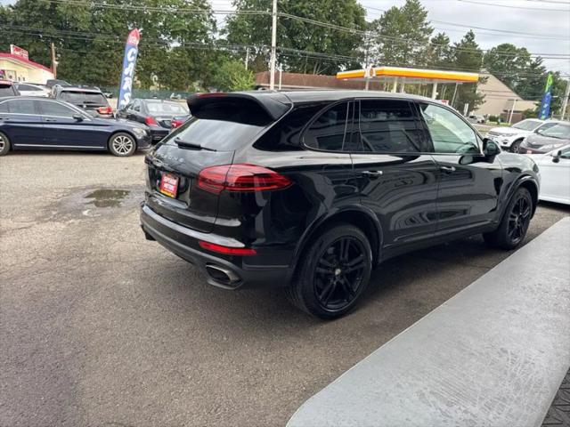 2017 Porsche Cayenne Platinum Edition