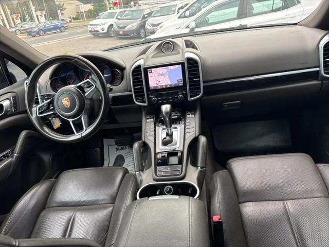 2017 Porsche Cayenne Platinum Edition