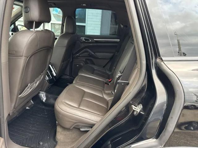 2017 Porsche Cayenne Platinum Edition