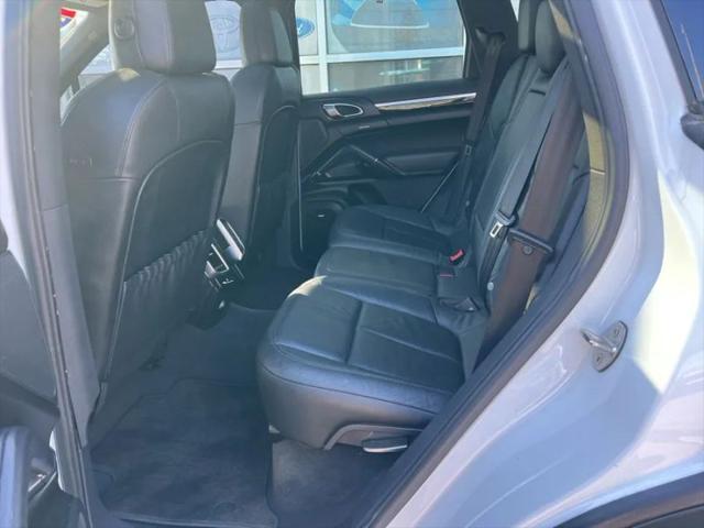 2012 Porsche Cayenne Base