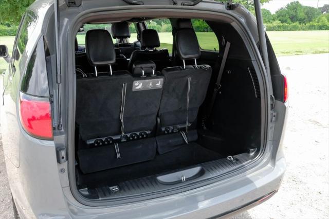 2020 Chrysler Pacifica 35th Anniversary Touring L Plus