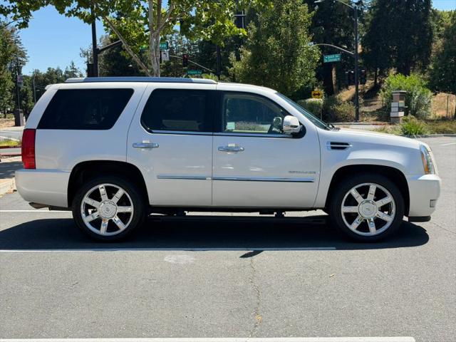 2011 Cadillac Escalade Premium