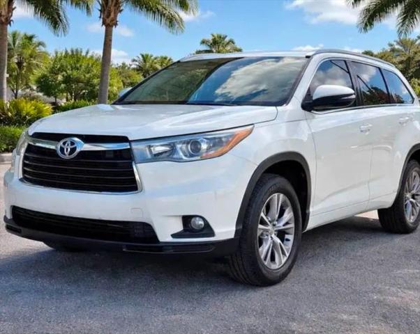 2015 Toyota Highlander LE Plus V6 for sale in Lake Wales, FL