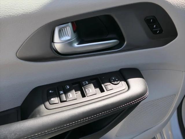 2023 Chrysler Pacifica Hybrid Touring L