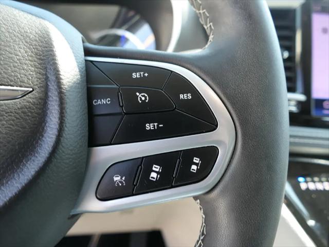 2023 Chrysler Pacifica Hybrid Touring L