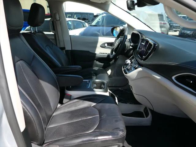 2023 Chrysler Pacifica Hybrid Touring L