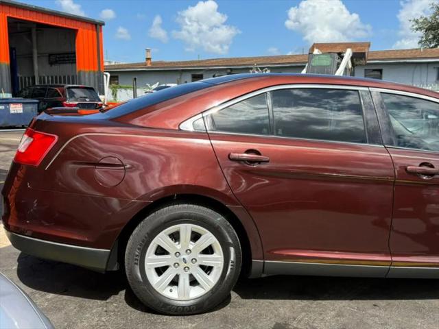 2012 Ford Taurus SE