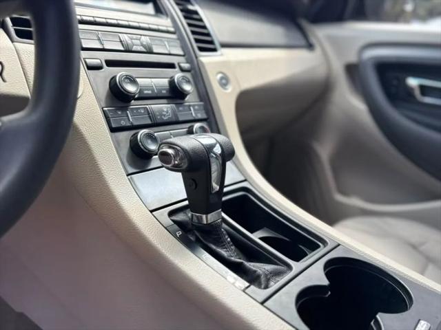 2012 Ford Taurus SE