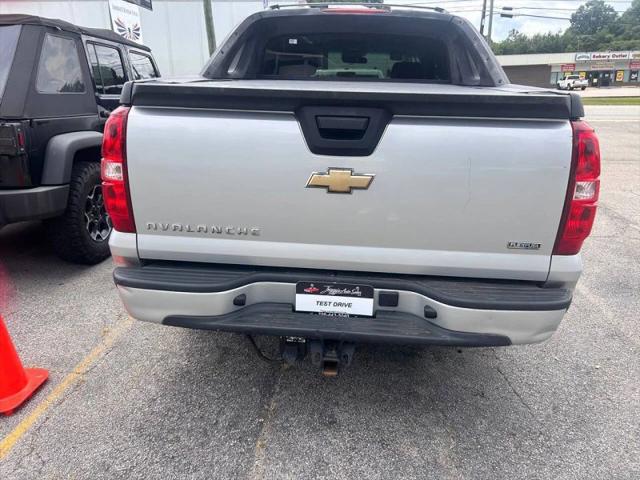 2011 Chevrolet Avalanche LS