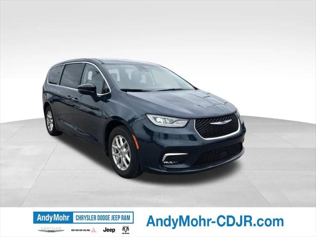 2023 Chrysler Pacifica Touring L for sale in Indianpolis, IN