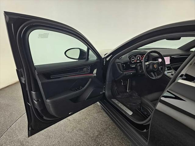 2026 Porsche Panamera 4