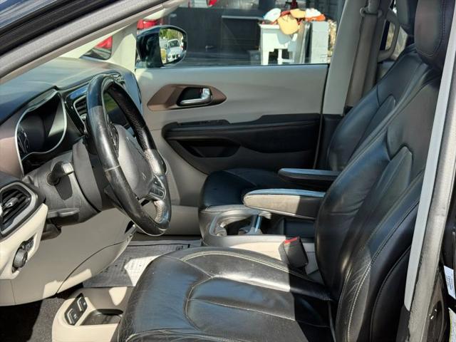 2017 Chrysler Pacifica Touring-L