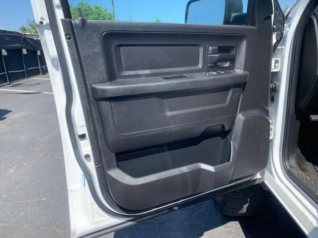 2017 Ram 1500 Express Crew Cab 4x2 57 Box
