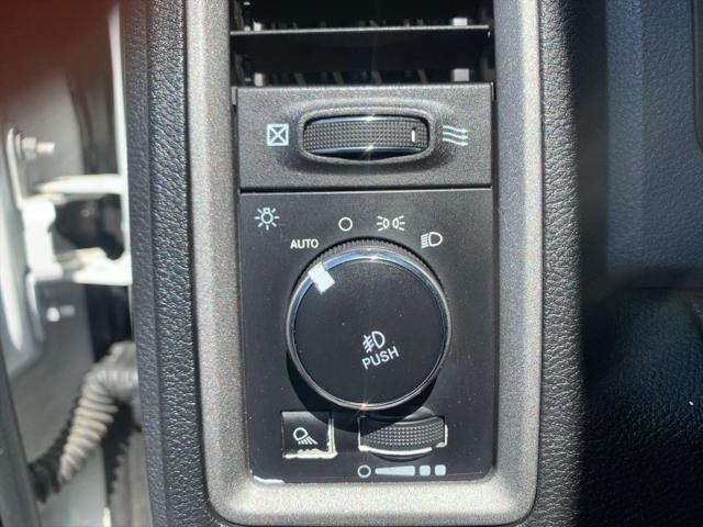 2017 Ram 1500 Express Crew Cab 4x2 57 Box