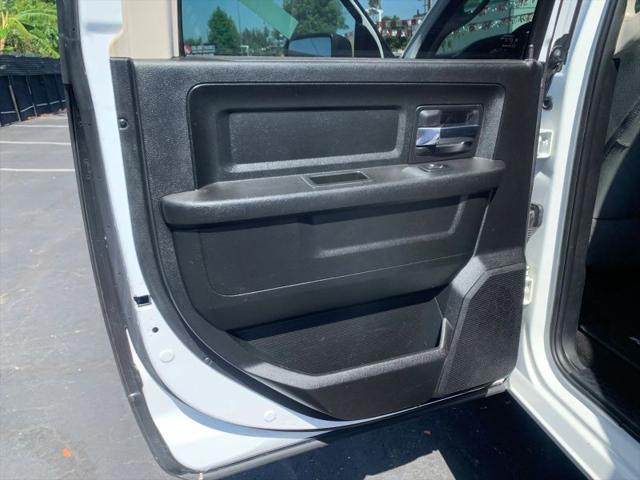 2017 Ram 1500 Express Crew Cab 4x2 57 Box
