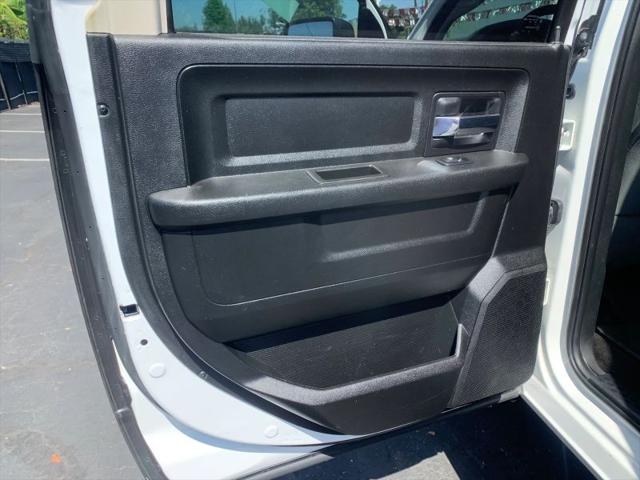 2017 Ram 1500 Express Crew Cab 4x2 57 Box