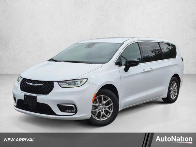 2025 Chrysler Pacifica Select for sale in Orlando, FL