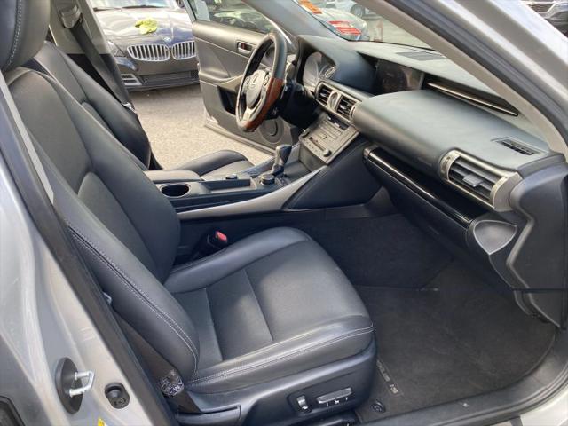 2016 Lexus IS 200t 200t