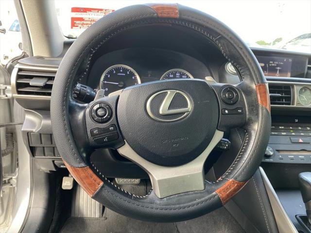 2016 Lexus IS 200t 200t