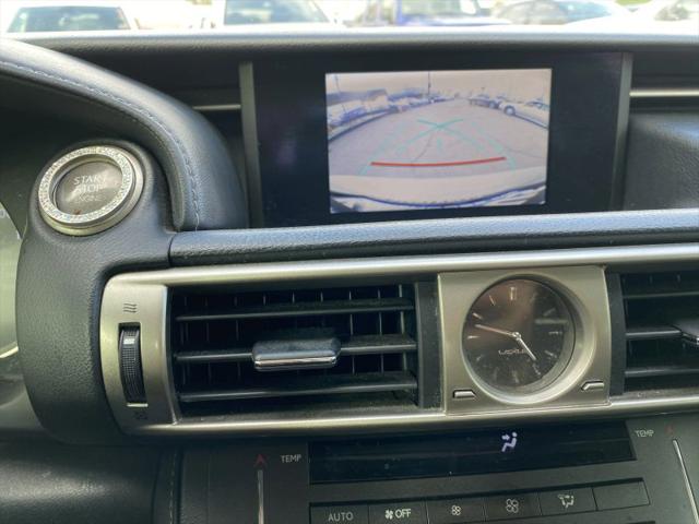 2016 Lexus IS 200t 200t