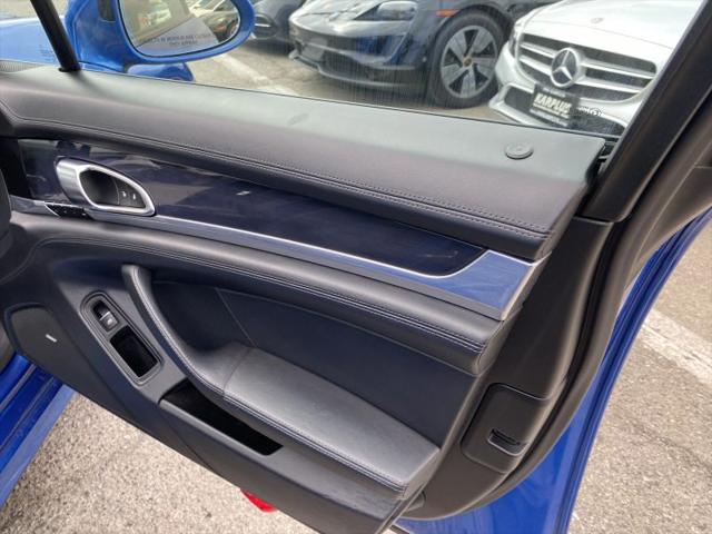 2015 Porsche Panamera 4