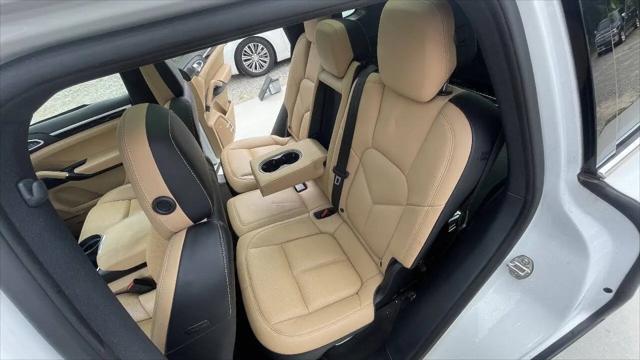 2016 Porsche Cayenne Cayenne