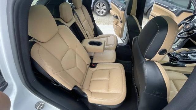 2016 Porsche Cayenne Cayenne
