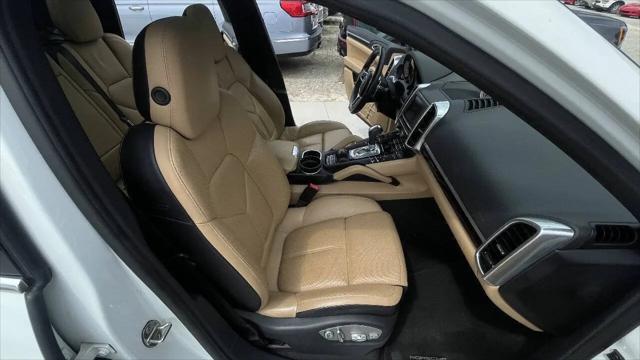 2016 Porsche Cayenne Cayenne