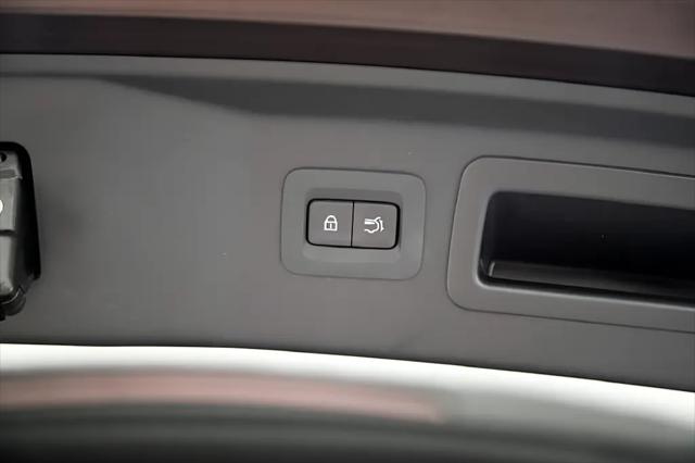 2024 Mazda X-90 Premium