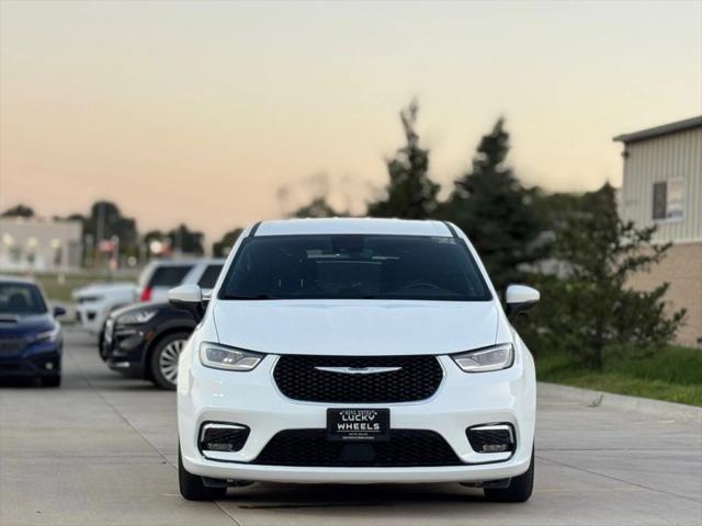 2023 Chrysler Pacifica Touring