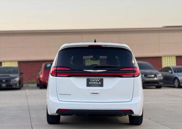 2023 Chrysler Pacifica Touring