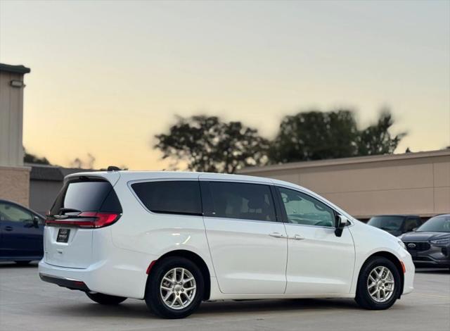 2023 Chrysler Pacifica Touring