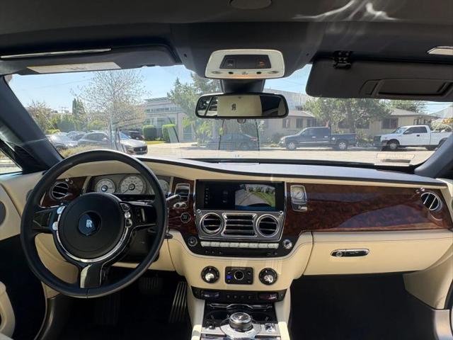 2018 Rolls-Royce Dawn Base