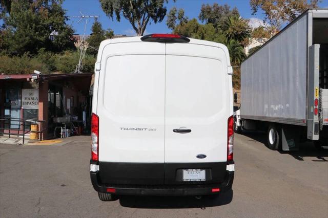 2023 Ford F-250 Medium Roof w/LWB