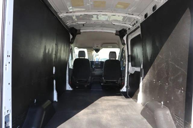 2023 Ford F-250 Medium Roof w/LWB