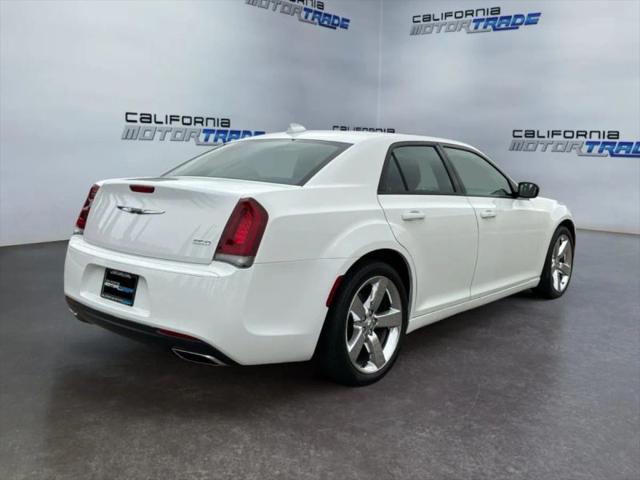 2019 Chrysler 300 Touring