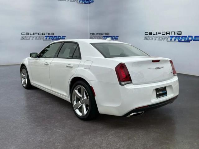 2019 Chrysler 300 Touring