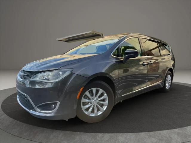 2017 Chrysler Pacifica Touring-L for sale in Snellville, GA